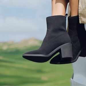 Vivaia - Pointed-Toe Western Ankle Boots